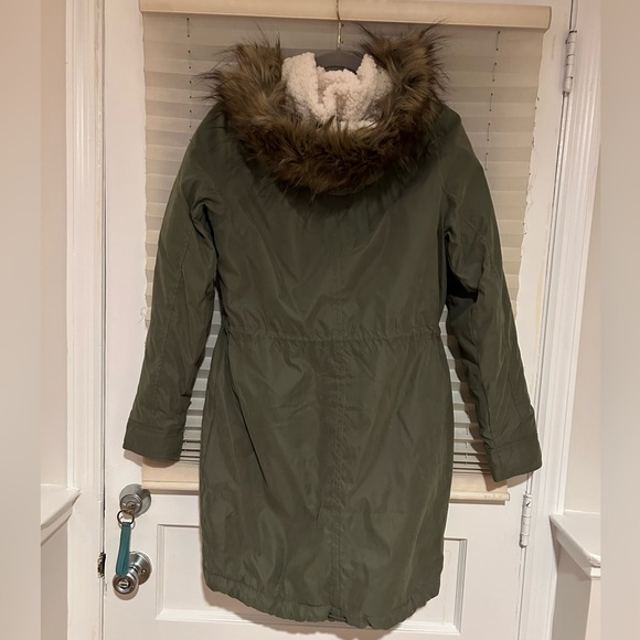Abercrombie & Fitch Olive Utility Jacket with Faux Fur Hood - Picture 4 of 4